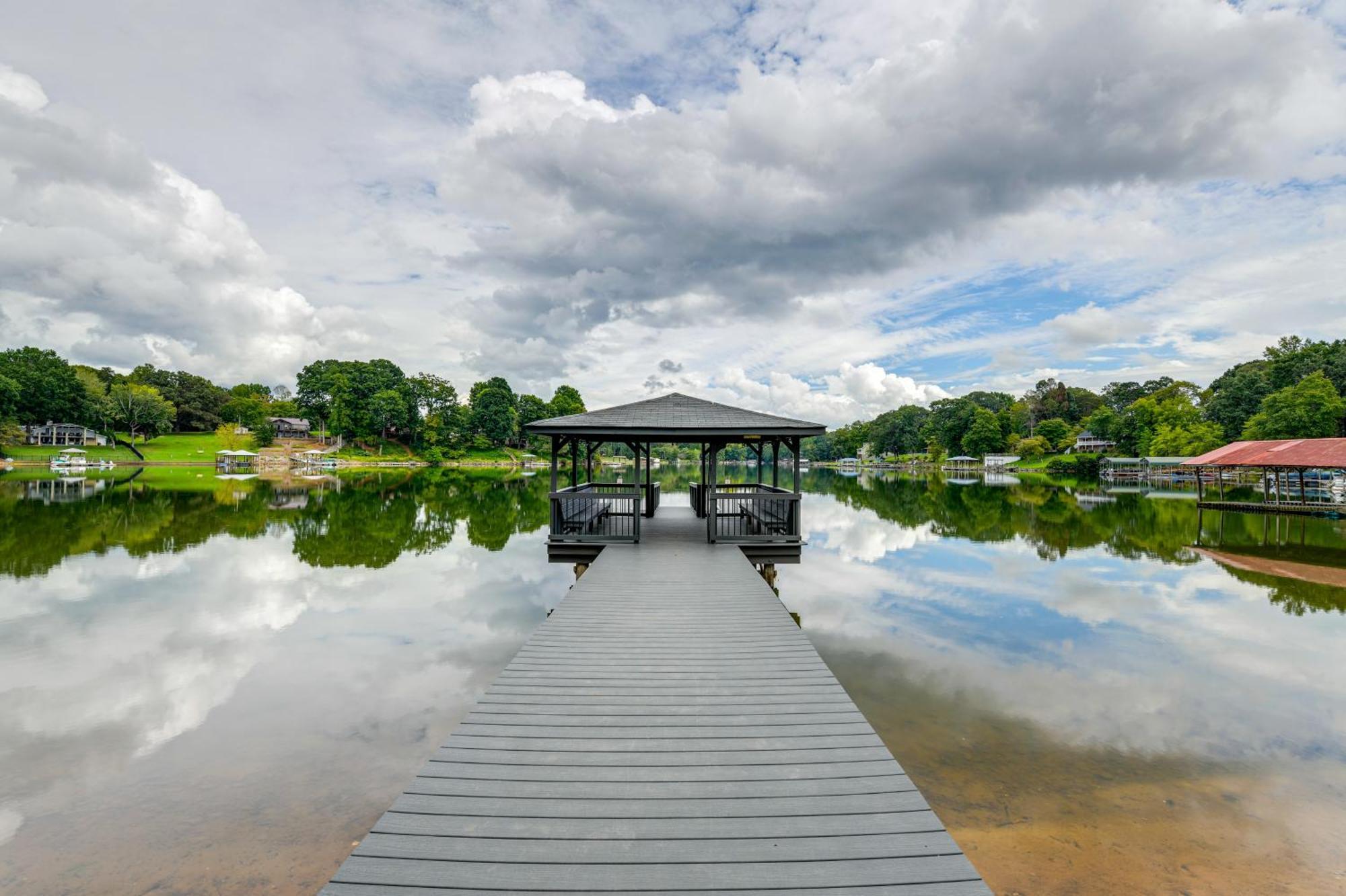Lakefront Sherrills Ford Haven With Boat Dock! Denver 외부 사진