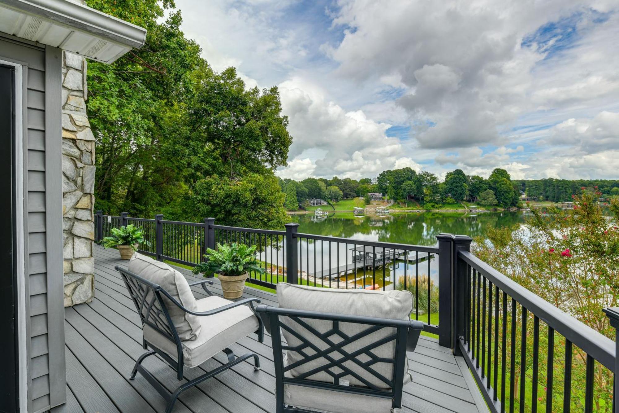 Lakefront Sherrills Ford Haven With Boat Dock! Denver 외부 사진