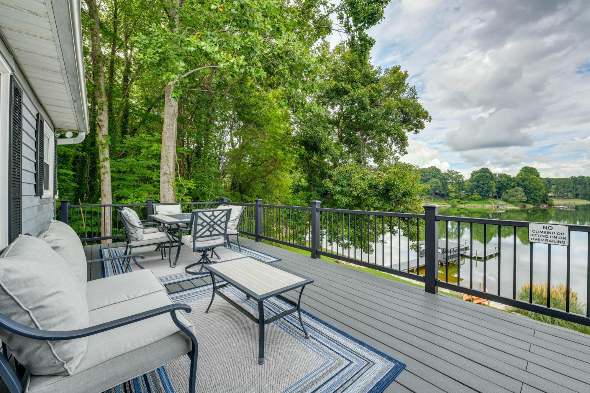 Lakefront Sherrills Ford Haven With Boat Dock! Denver 외부 사진